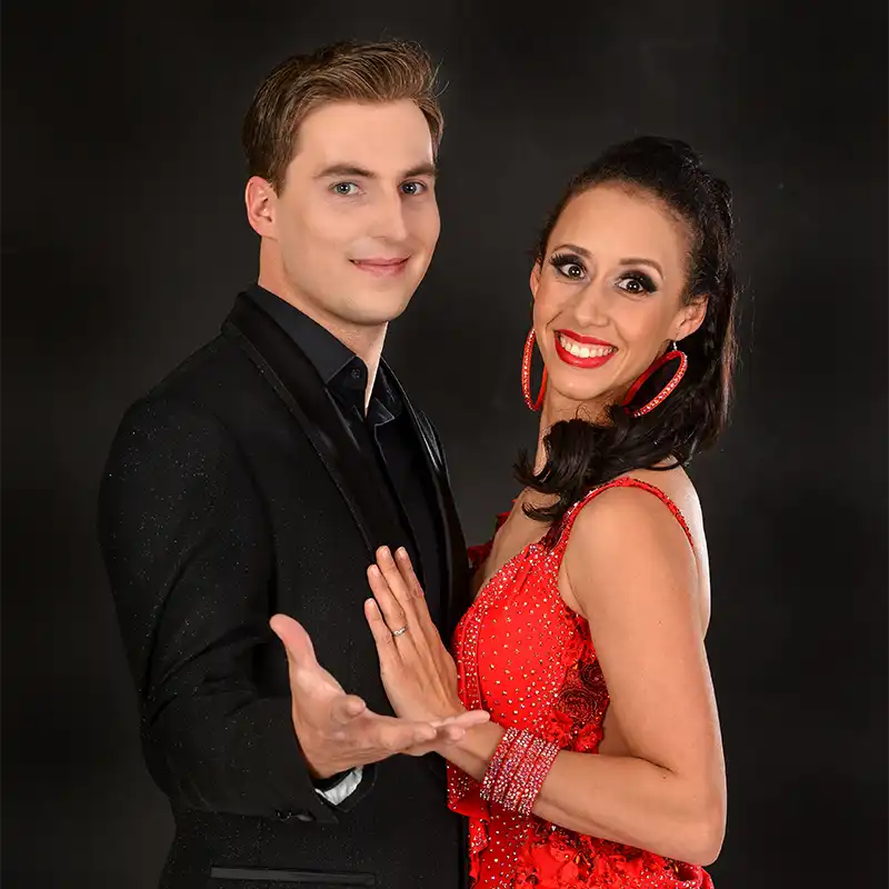 Zauberer Maxime Maurice mit Jennifer Martinez